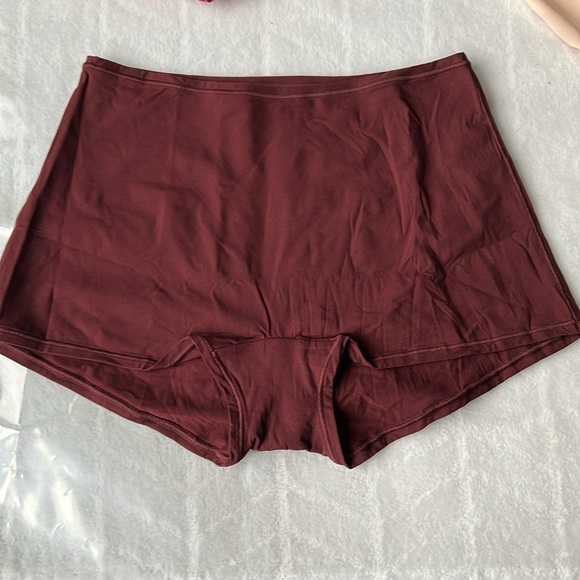 (3) Skims Fits Everybody Boy Shorts - Picture 11 of 16
